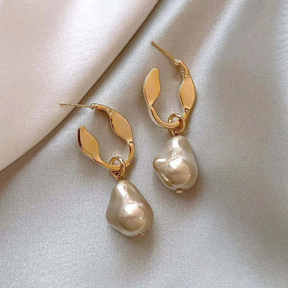 Vintage Gold Tear-Shaped Pearl Earrings