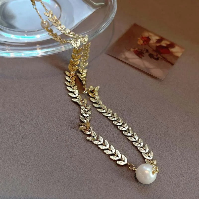 Gold Large Pearl Pendant & Leaf Pattern Necklace