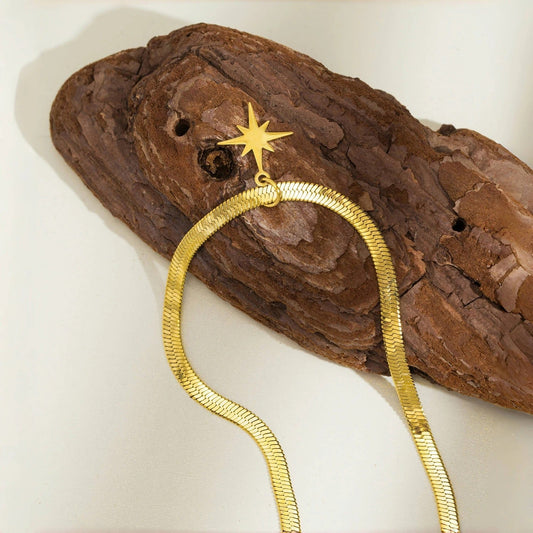Vintage Gold Star Pendant Necklace