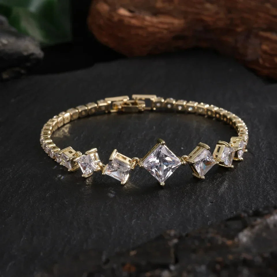 Vintage Gold Geometric Sparkle Bracelet